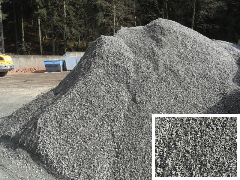 Vorabsiebung als Schüttgut beim Containerdienst Steudel in Greiz